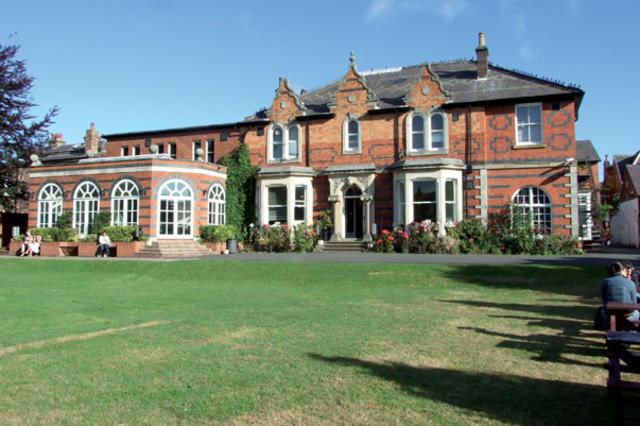 Travel to Scarborough (England)