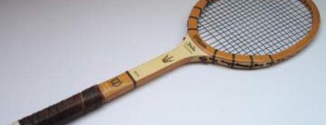 invenció de la raqueta