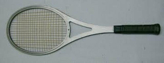 Primera raqueta d'acer.