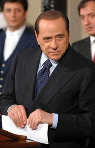 Berlusconi renuncia