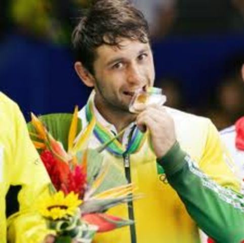 O judoca brasileiro João Derly conquistou a primeira medalha de ouro do Brasil em campeonato mundial
