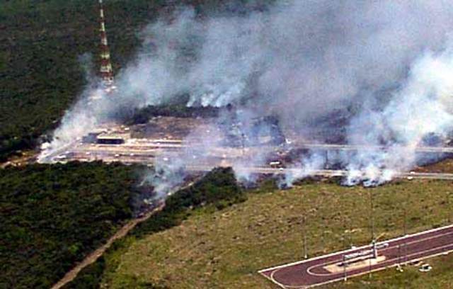 Base de lançamento VLS explode