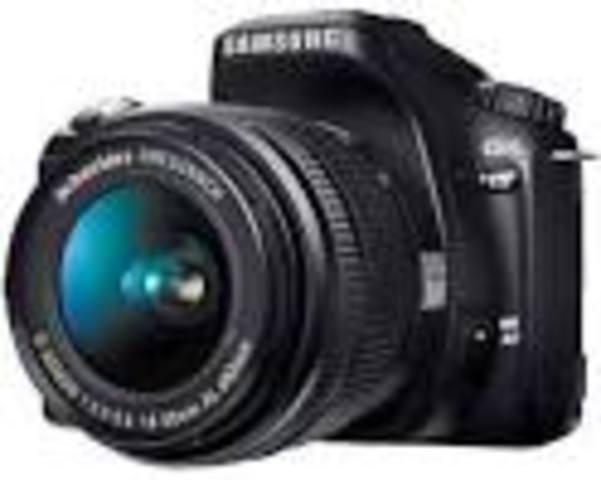 Les càmeres fotogràfiques digitals van substituint les analògiques