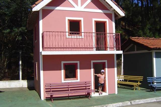 BRUNA-BRINCANDO NO PARQUE