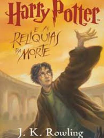 Lançamento do livro  Harry Potter e as Relíquias da Morte.