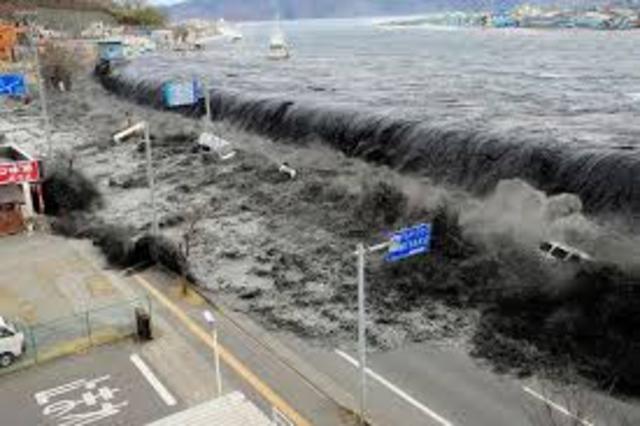 Um terremoto provoca uma enorme tsunami no Japão