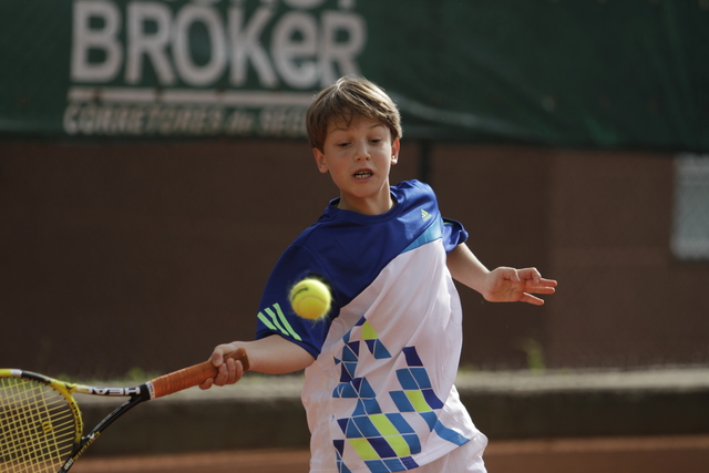 Rodrigo começa ganhando