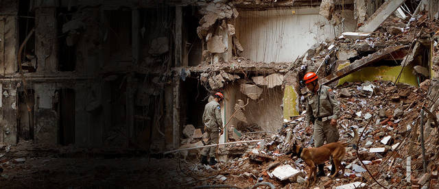 Três prédios desabam no Rio