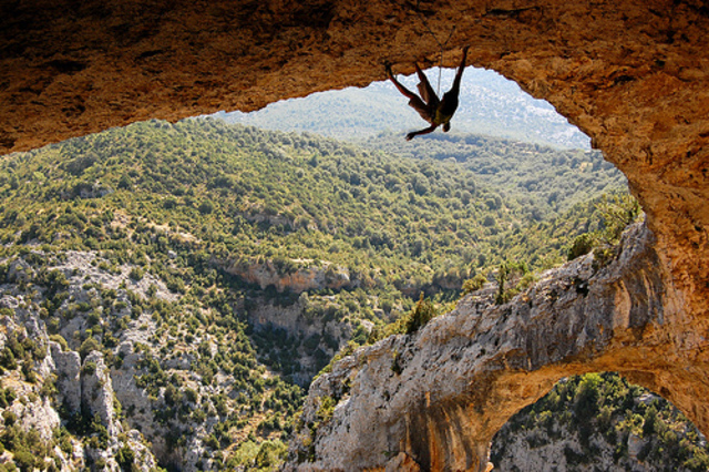 I travel to Huesca for climbing