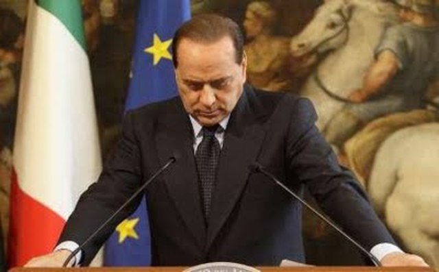 DEMOCRACIA E ESCÂNDALOS POLÍTICOS