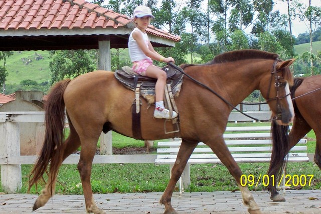 Primeiro passeio de cavalo - Amanda