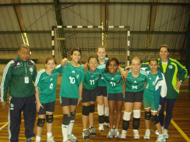 Isabela começa a jogar volei em Sindi Clube