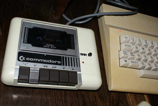 A mi hermano le regalan una Comodore 64