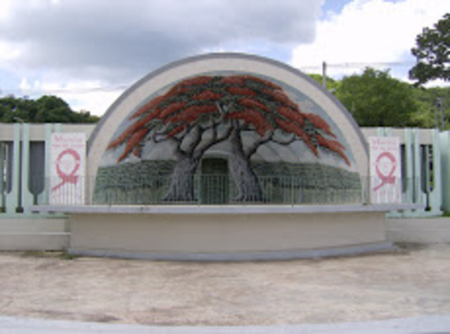 Plaza pública y reseña del nombre