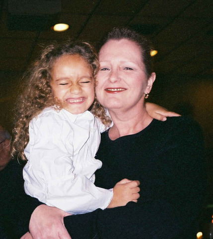 La Fiesta de Aniversario de Bodas de Los Abuelos de Halle