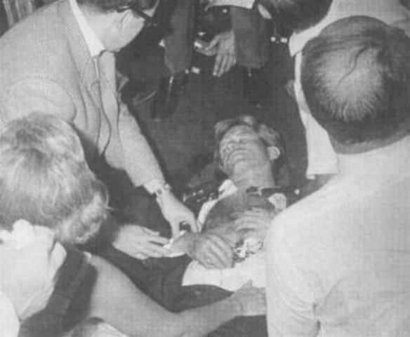 El presidente Kennedy es asesinado en Dallas