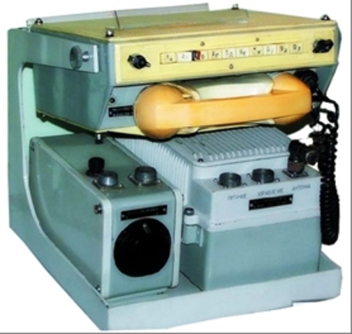 Создания в СССР первый экспериментальный образец сотового телефона