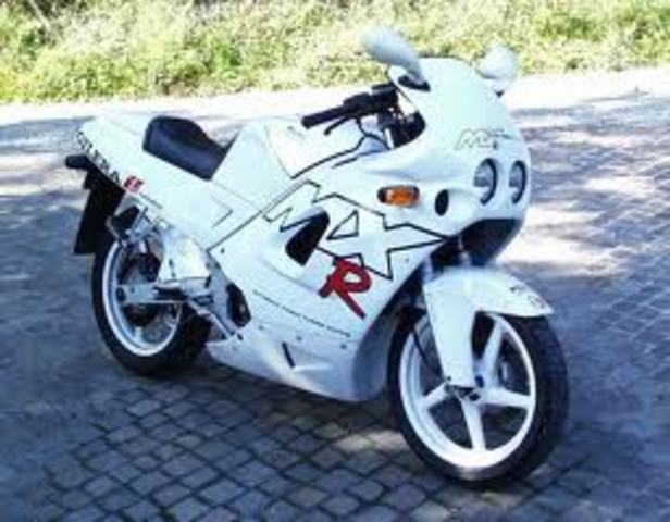me compro la moto