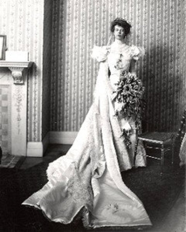 FDR marries his fifth cousin, Eleanor.