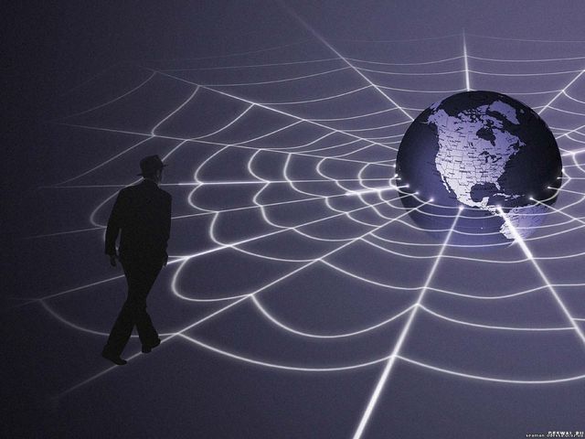 Постепенное слияние Интернета и Всемирной паутины.