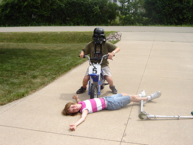 Murciélago y Roberto Jugando