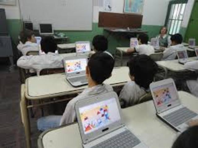 Entrega de Aulas digitales móviles