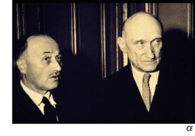 Schuman hace una declaracion ante mas de doscientos periodistas junto con Jean Monnet
