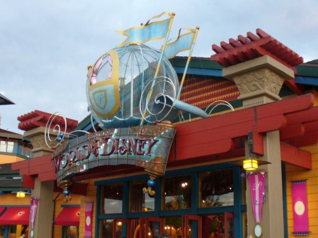 Disney- Downtown Shopping