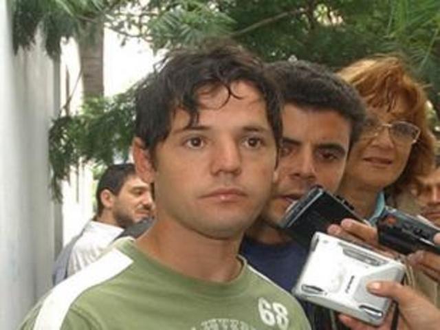 El pintor da un giro a la causa