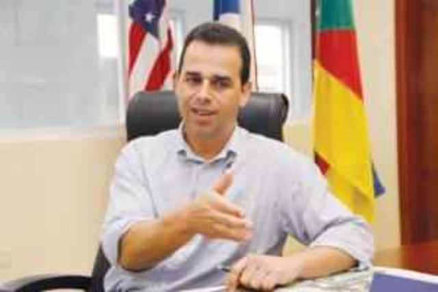 Nombre de alcalde y tiempo en la funcion