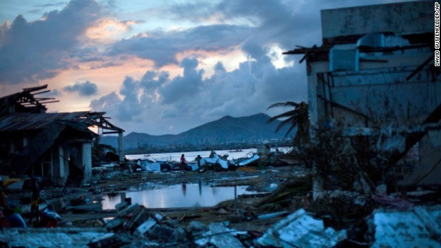 Mammoth U.S. Navy ships arrive in the Philippines to help typhoon victims