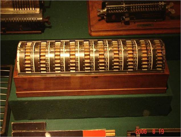 Арифмометр с плавным переносом десятков