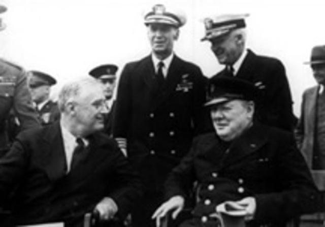 Roosevelt and Churchill meet in the Atlantic
