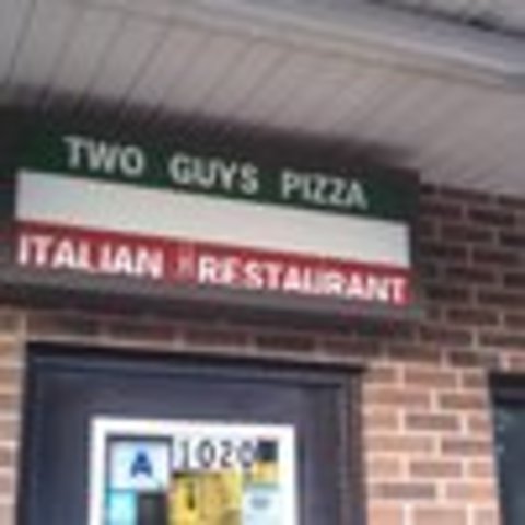 I ate lunch at 2 Guys.