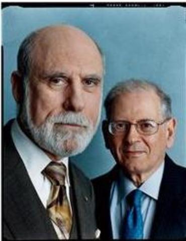 Kahn y VintCerf empiezan protocolo TCP/IP