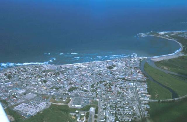 Pueblos o areas que colindan con Arecibo