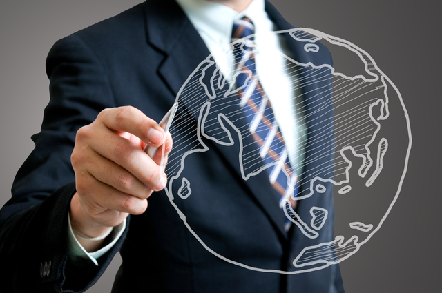 Inicia carrera en negocios internacionales