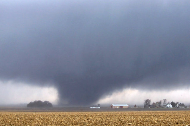 Six killed as tornadoes rip through U.S. Midwest