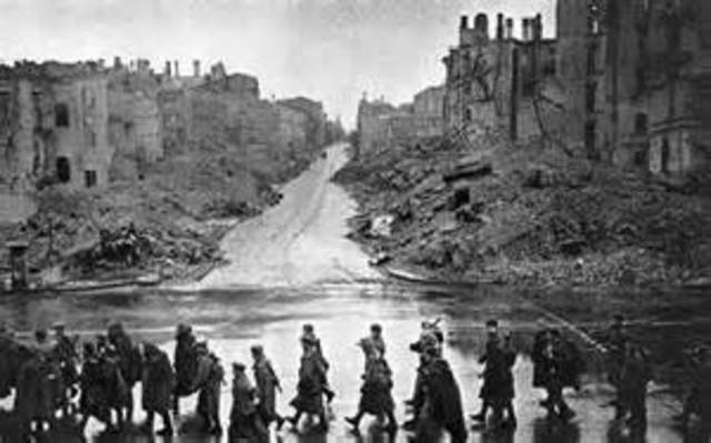 Nazis murder over 30000 jews in Kiev