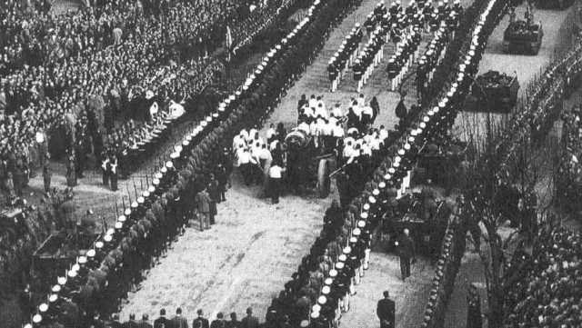 A la edad 33 Eva muere de cancer de cuello uterino