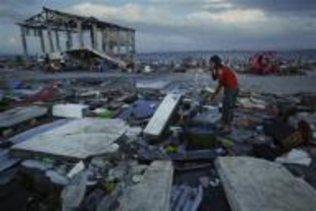 U.N. disaster chief stresses long-term needs for Philippines