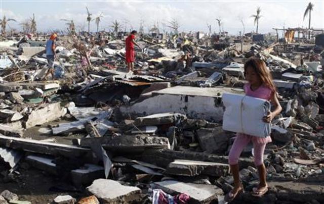 U.N. disaster chief stresses long-term needs for Philippines