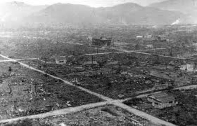 Atomic bomb dropped on Nagasaki