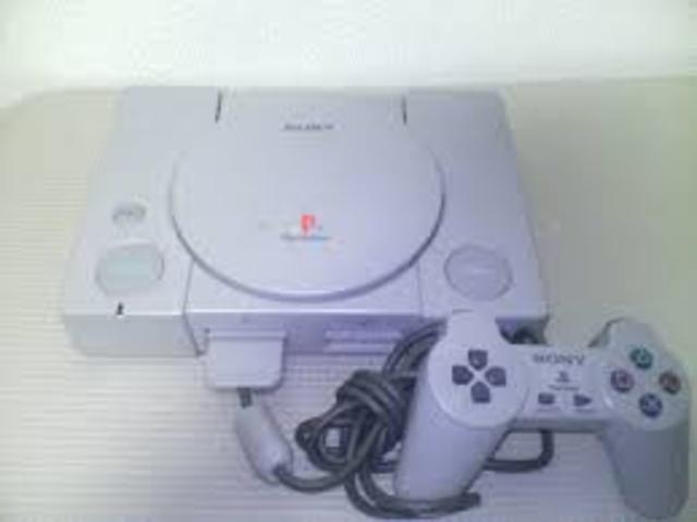 Aparece la, para muchos, mejor videoconsola de la historia;  Sony Playstation, tambien conocida como psx, del gigante de electrónica Sony de Japón