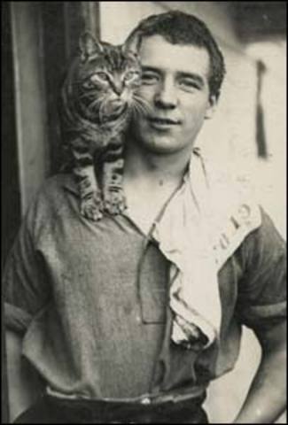 Perce Blackborrow stowaways in the Endurance.