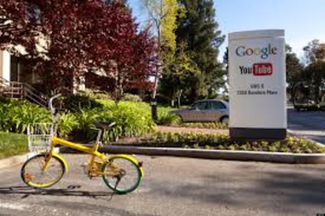 Froeign language versions of Google.com were released in french, German, italian, swedish, finnish, spanish, portuguese, dutch, Norwegian, danish, chinese, japanese and korean.