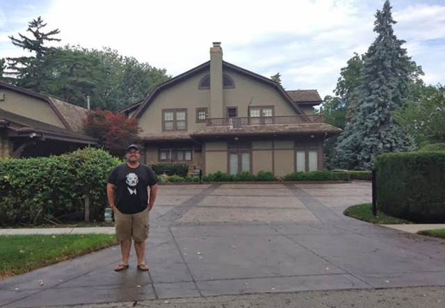 Vistiing Warren Buffet's House