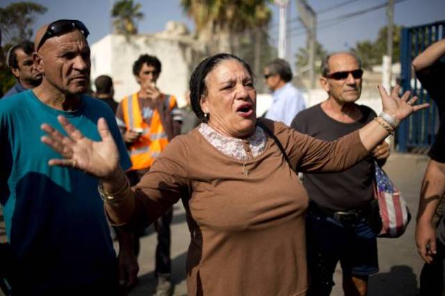 Israeli soldier stabbed by Palestinian teen on bus