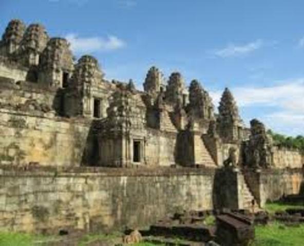 Bakheng Temple begins Construction