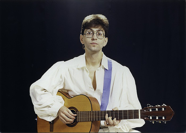 Представив сольну програму "Моя кохана"